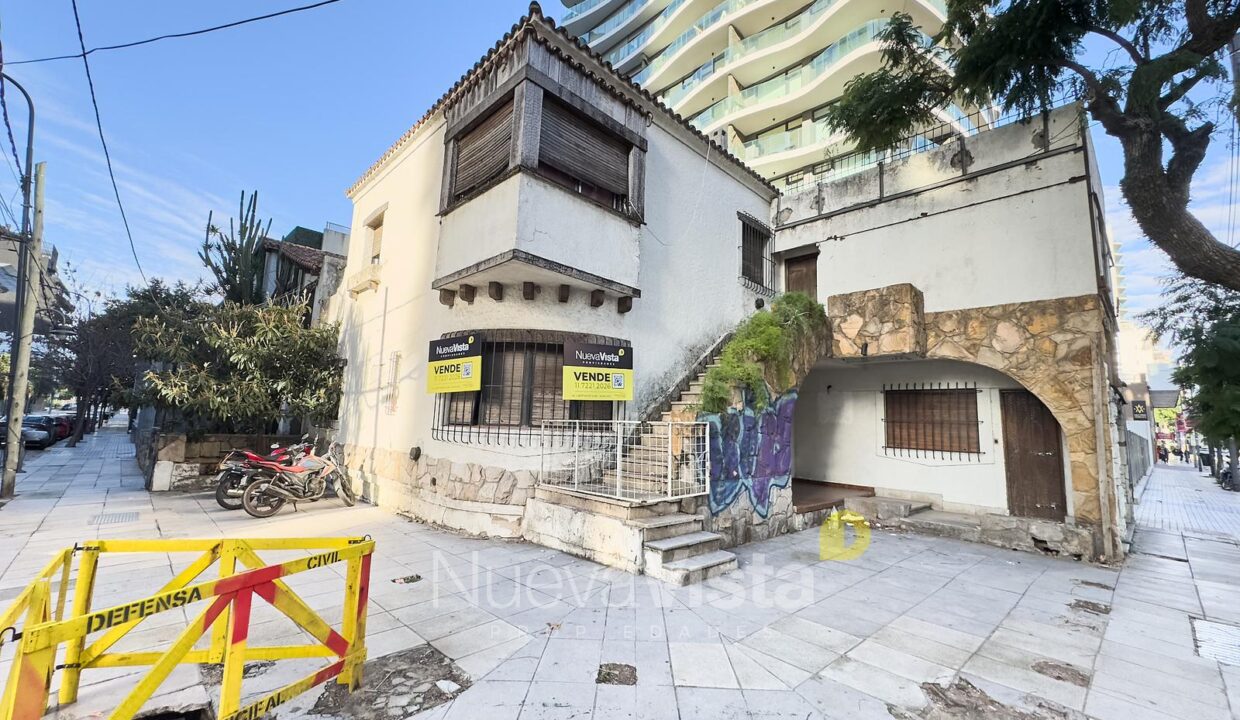 7010727_22827057841360046755930472031255661986441437164153188416110989785652759823731