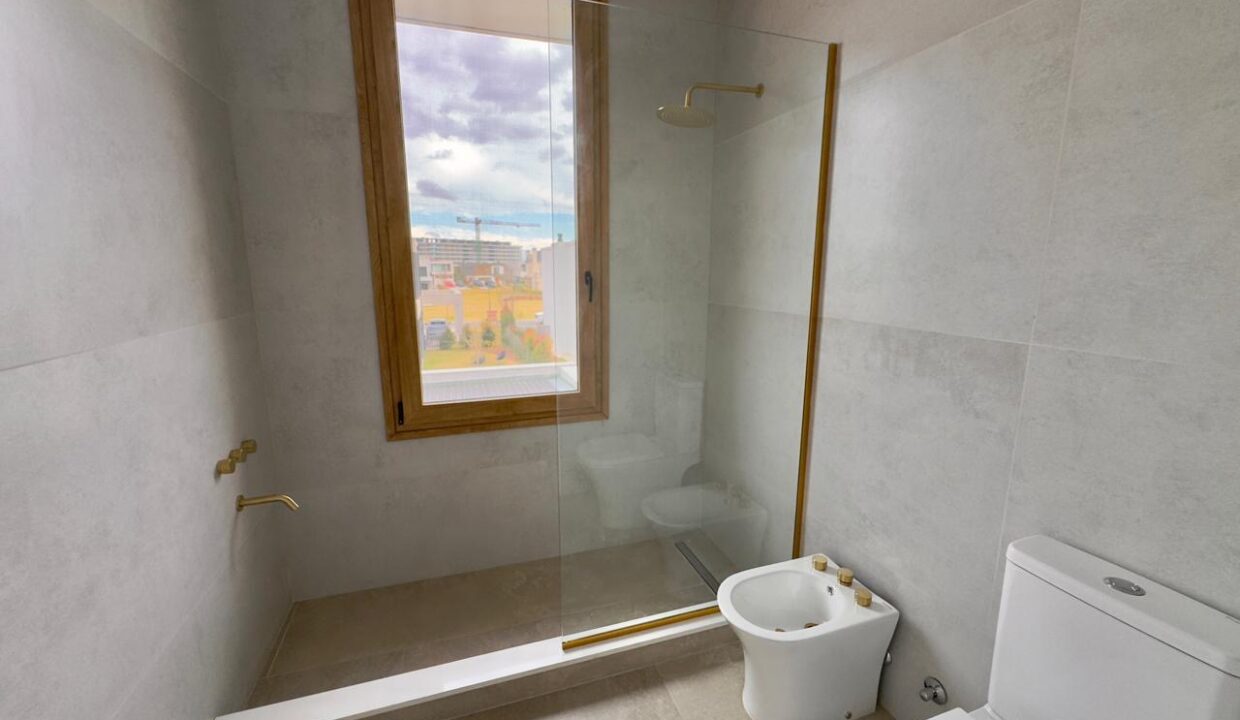 6d4d310c-0ec1-4500-98e8-8312c8088964