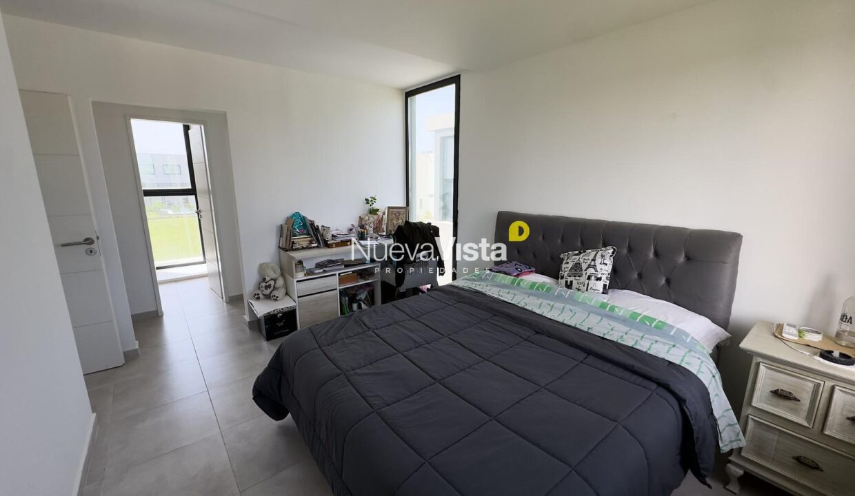 7554309_21303422635769944746350993473818710434531269938595512153925921787884273287022