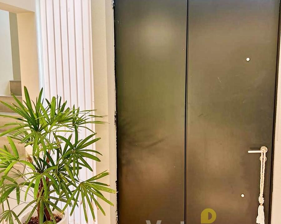 7001443_52212153015694406387309311390752755273570180480903431756273646323187159749862