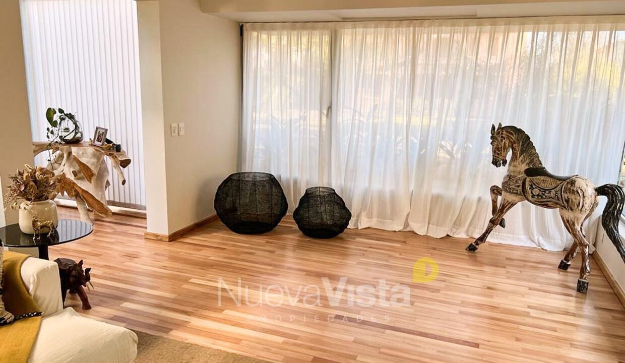 7001443_72480405652687074923862399570280308884456943218325342712381382562827349054313