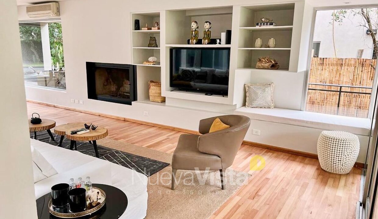 7001443_98083368623802551016174146247517608166811052965184750158669512099520975629911