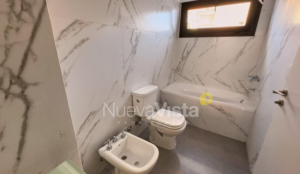 6920921_27237355052781615751421562864804638263483737277099750530006505792737610136393