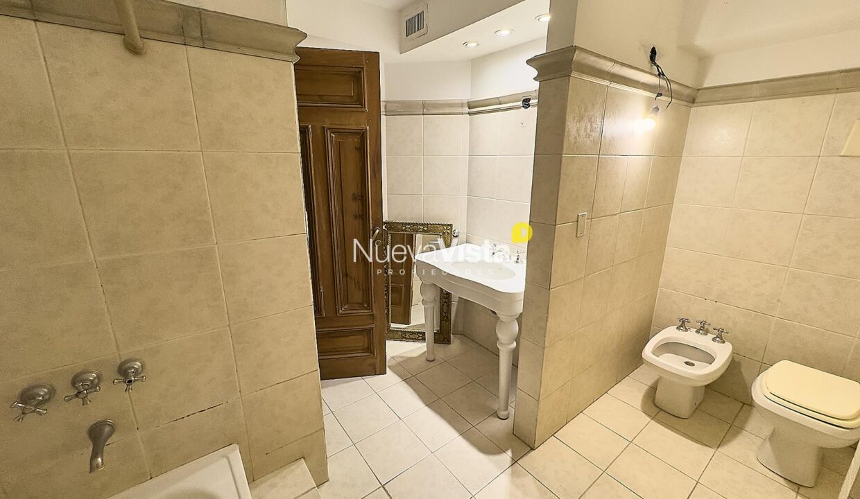 7856345_72251514482191968428023894705785724500915418514911417938328411708910028743469