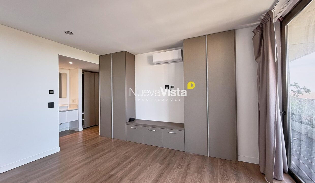 7947106_22128386128817015229483974957806182963902256123432224797746579222795035136264