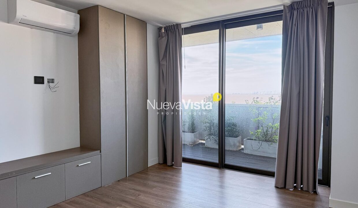 7947106_53229509022559451355317689764902365460663329008385433730222204017581813954101