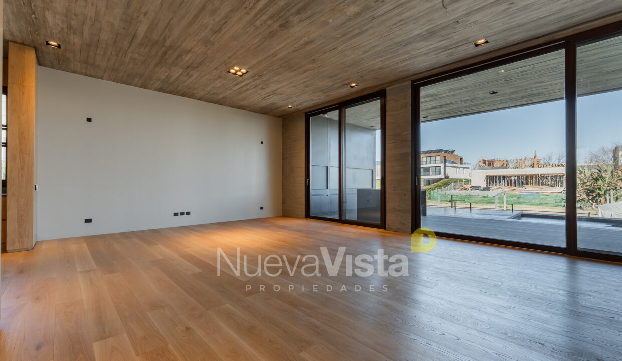 LUC03609-HDR