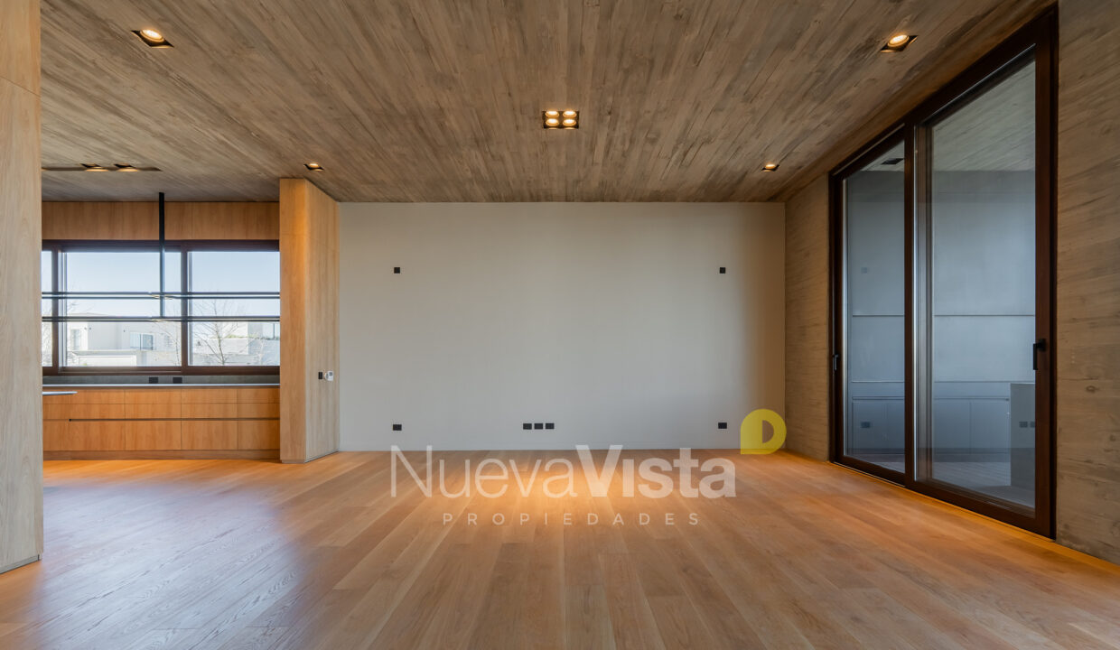 LUC03618-HDR