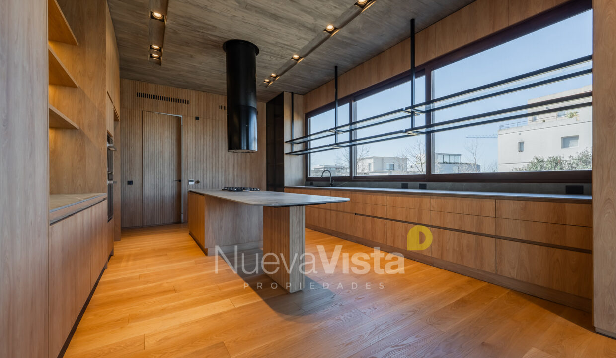 LUC03621-HDR