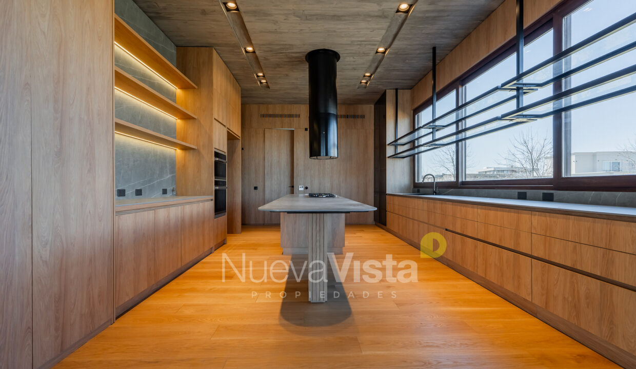 LUC03624-HDR