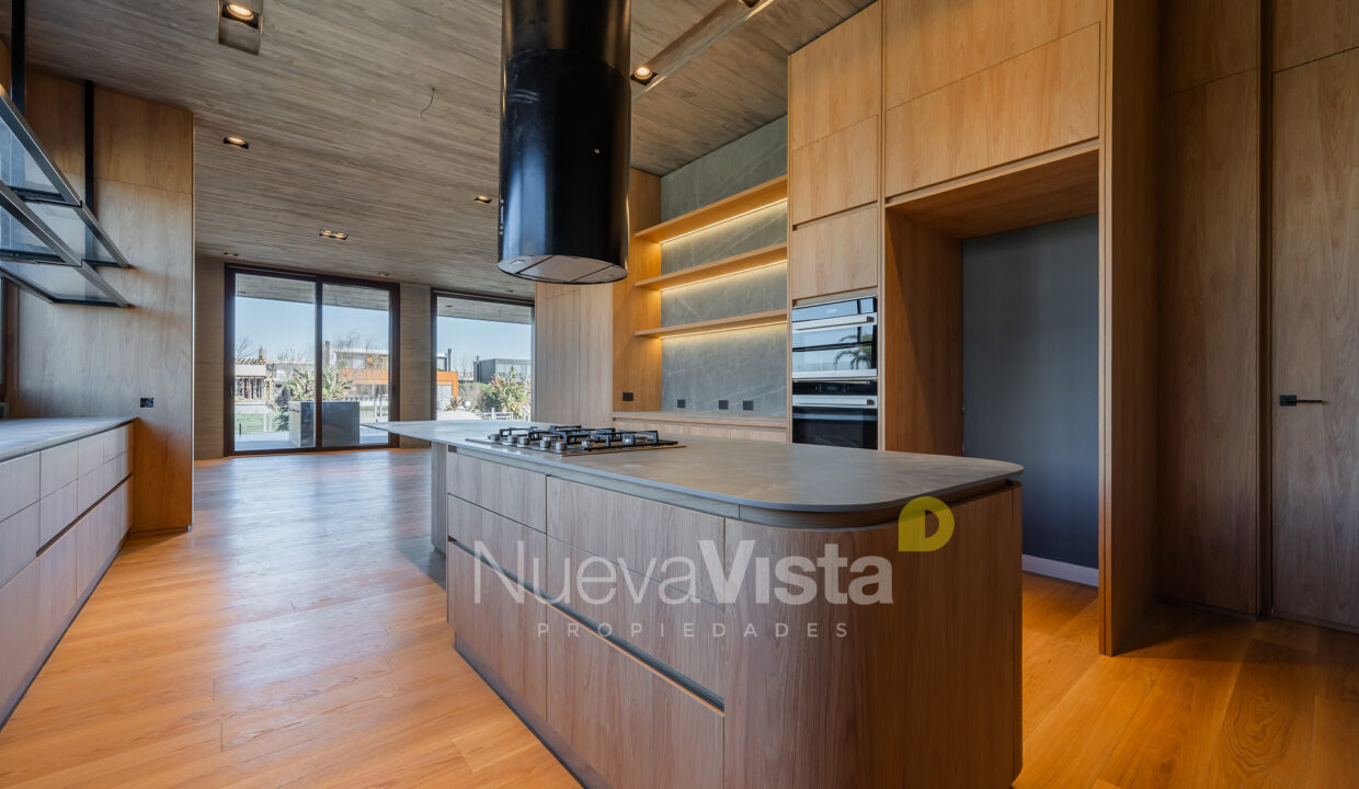 LUC03636-HDR