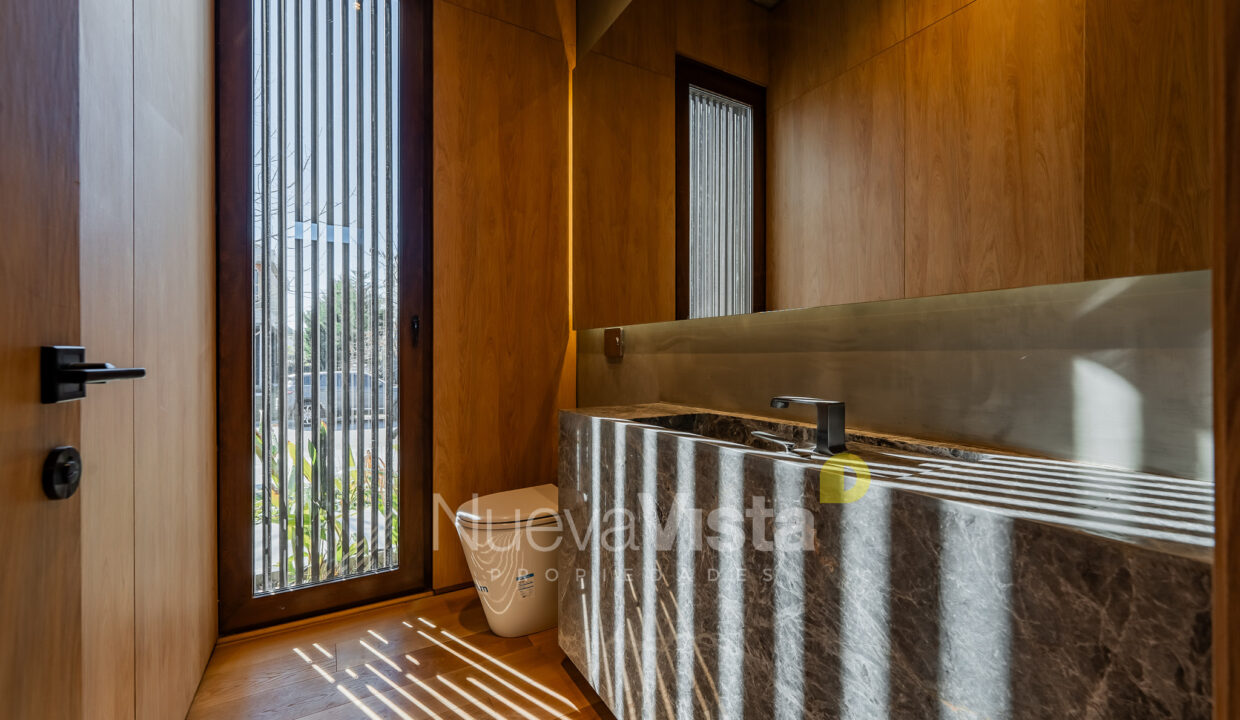 LUC03666-HDR