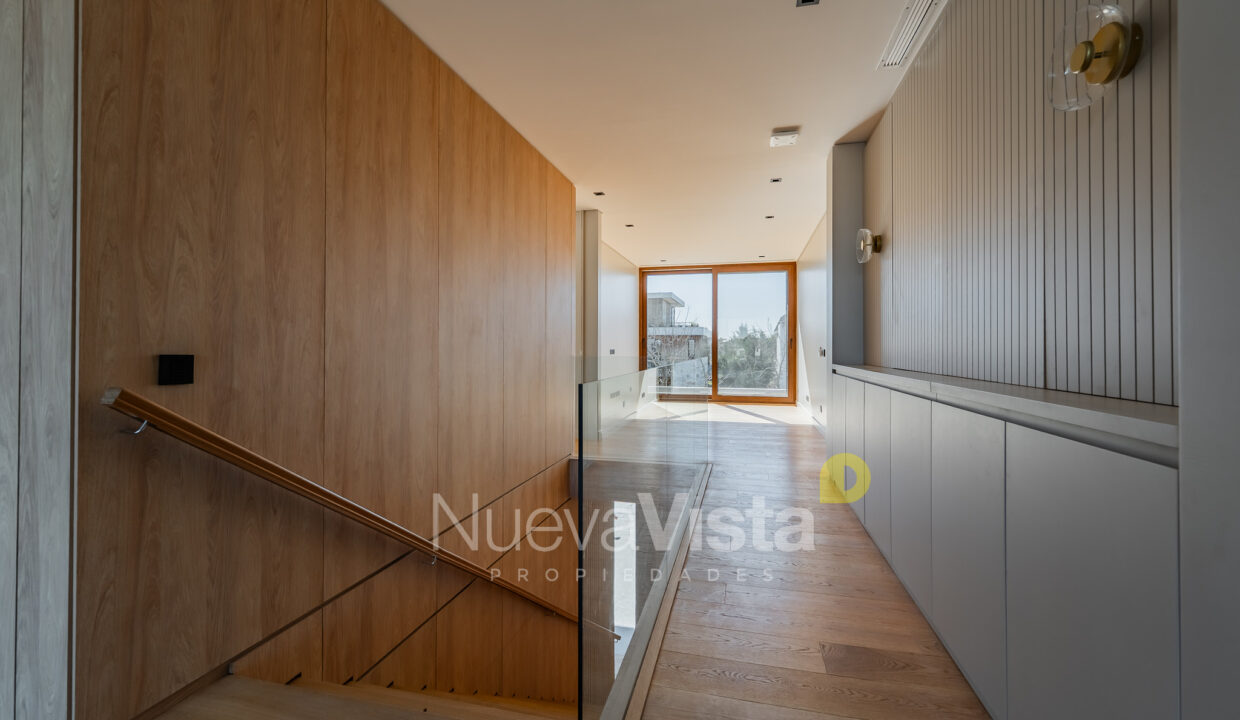LUC03678-HDR