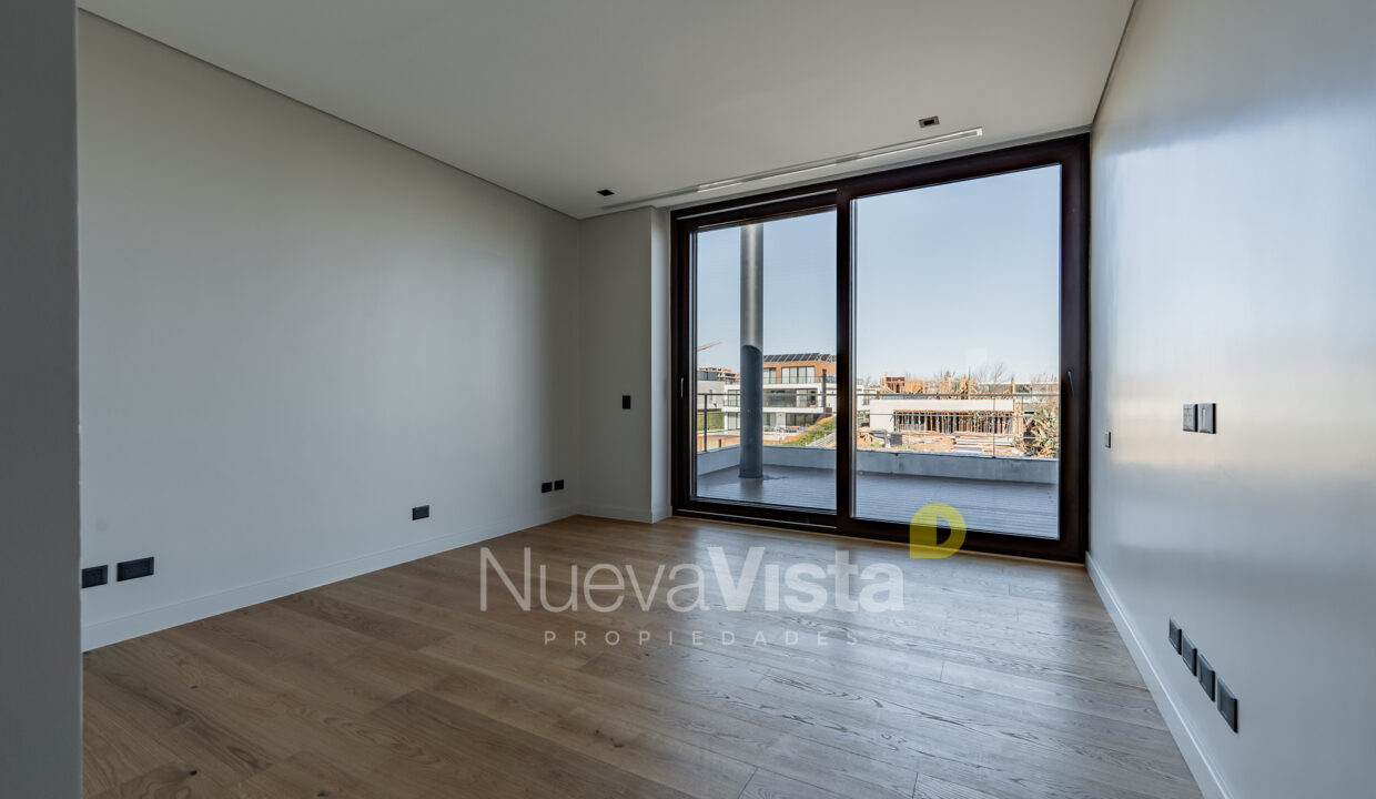 LUC03732-HDR