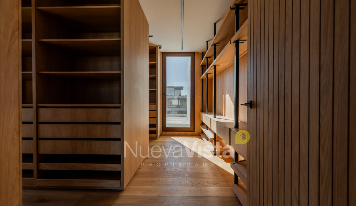 LUC03795-HDR
