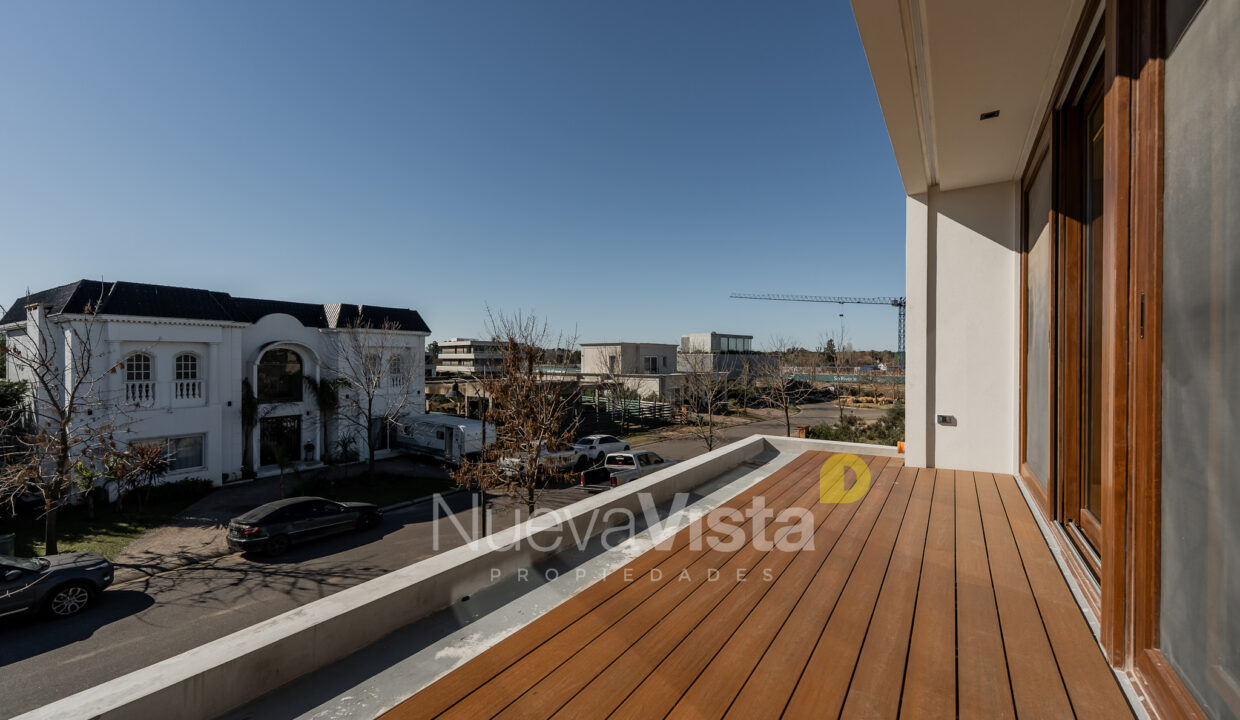 LUC03804-HDR