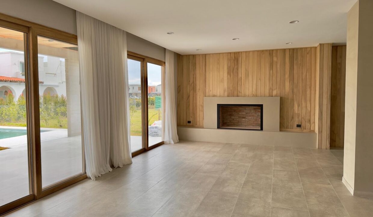 0f001df0-f42d-45d0-a1ae-40fa058ded35