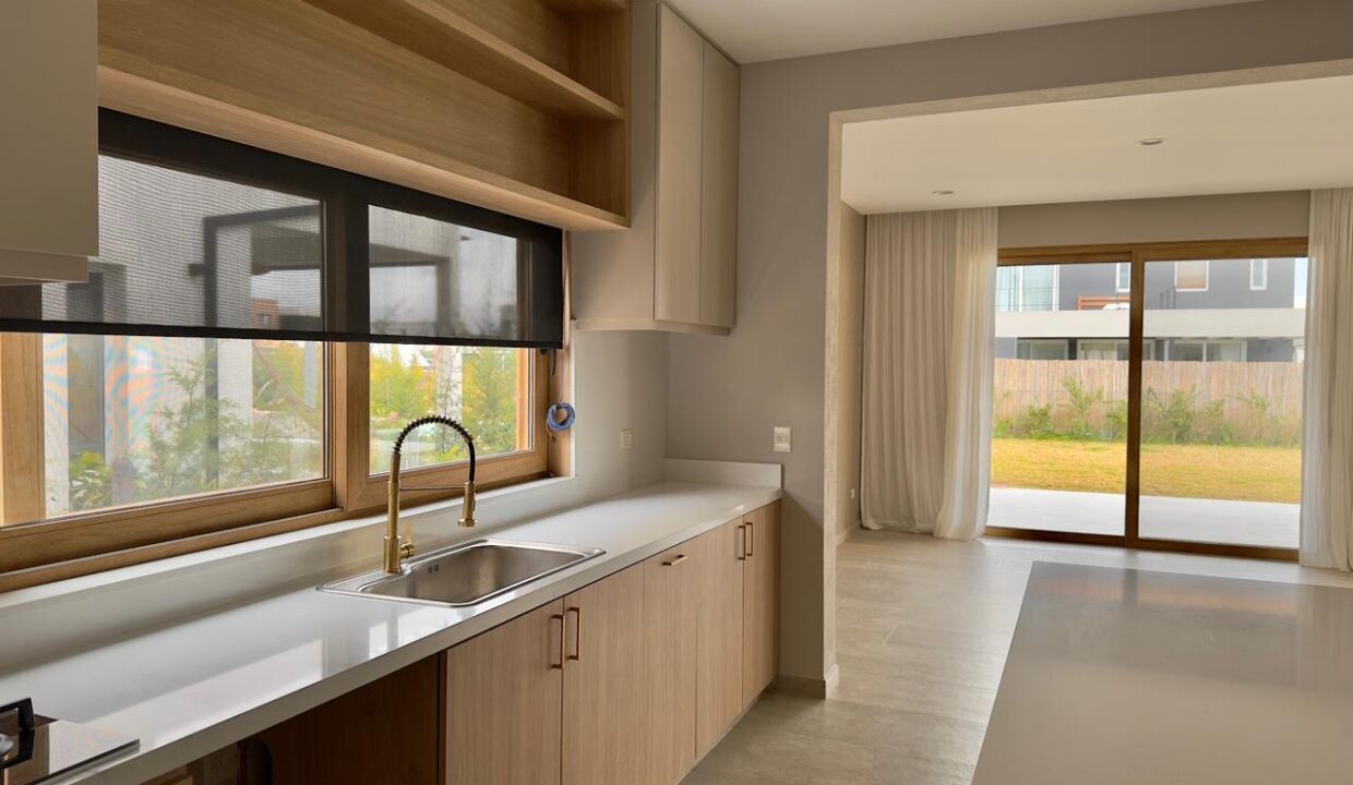 362cee30-275c-4f84-9dcd-f521493f7439